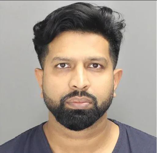 Ex Médico de Michigan Sentenciado a 35-60 Años por Grabar en Secreto y Agredir a Mujeres y Niños