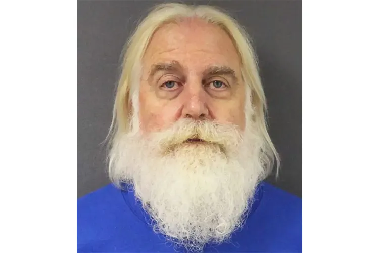 Exmaestro y Actor de Santa Claus Arrestado en NJ por Presunta Posesión de Imágenes de Abuso Sexual Infantil