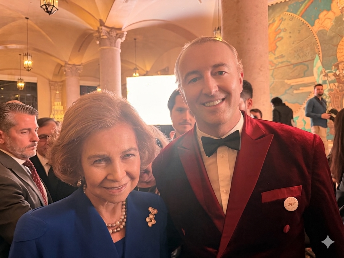El Príncipe Mario-Max Schaumburg-Lippe Felicita a Su Majestad la Reina Sofía de España en Prestigiosa Recepción de la Fundación Real en Miami